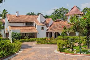 Hotel Chalet El Castillo by Majuva