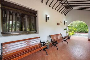 Hotel Chalet El Castillo by Majuva