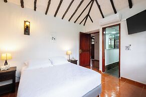 Hotel Chalet El Castillo by Majuva