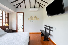 Hotel Chalet El Castillo by Majuva