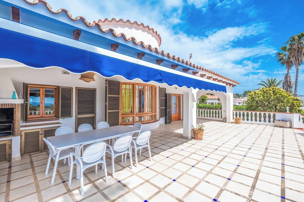 Villa Delfin