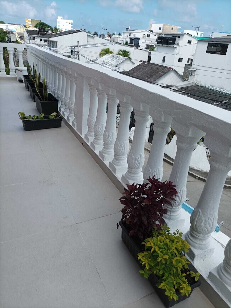HOTEL VERANO AZUL