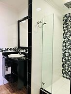 HOTEL SIX AVENUE