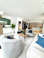 HOTEL SIX AVENUE