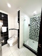 HOTEL SIX AVENUE