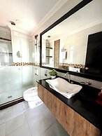 HOTEL SIX AVENUE