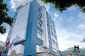 HOTEL SIX AVENUE