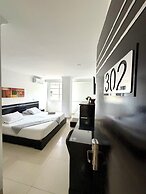 HOTEL SIX AVENUE