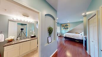 Borgata Lodge
