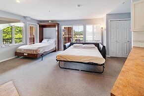 Borgata Lodge