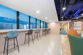 Lemon Hotel