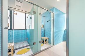 Lemon Hotel
