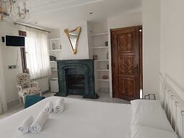 SUITE COMARES