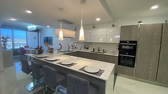 4. Sew View Luxury 2 Bedroom Apartment