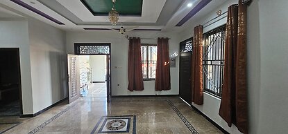 Mirpur 3-bed House Sleeps 6