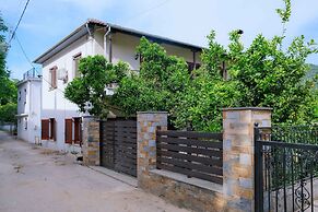 John s House - Chorto Pelion