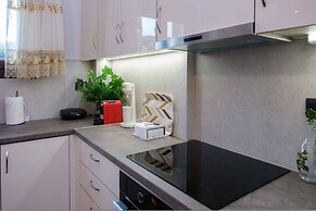 Effie's Maisonette With Detached Studio