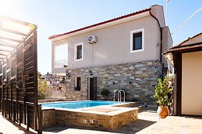 Effie's Maisonette With Detached Studio