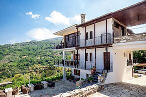 Paradeisos Studio With Garden View