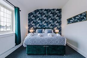 Lovely 4 Bed Litherland Apartment
