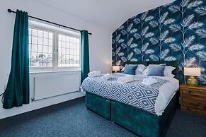 Lovely 4 Bed Litherland Apartment