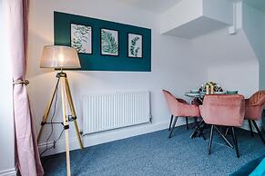 Lovely 4 Bed Litherland Apartment