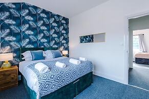 Lovely 4 Bed Litherland Apartment
