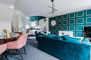 Lovely 4 Bed Litherland Apartment
