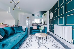 Lovely 4 Bed Litherland Apartment