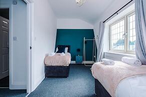 Lovely 4 Bed Litherland Apartment