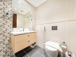 Luxury StayCation - Studio in Damac Hills with Balcony and Golf Views