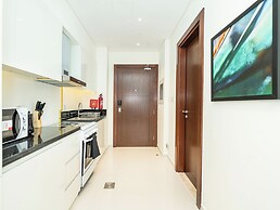 Luxury StayCation - Studio in Damac Hills with Balcony and Golf Views