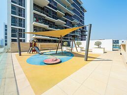 Luxury StayCation - Studio in Damac Hills with Balcony and Golf Views
