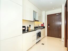 Luxury StayCation - Studio in Damac Hills with Balcony and Golf Views