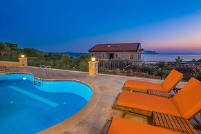 White Garden Villas