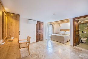 White Garden Villas