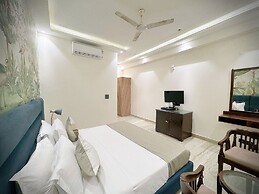 The Orion Express - Kailash Colony