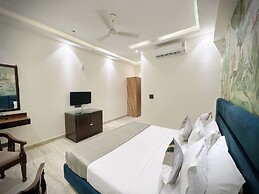 The Orion Express - Kailash Colony