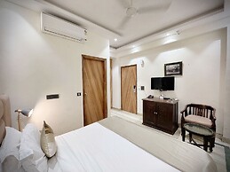 The Orion Express - Kailash Colony