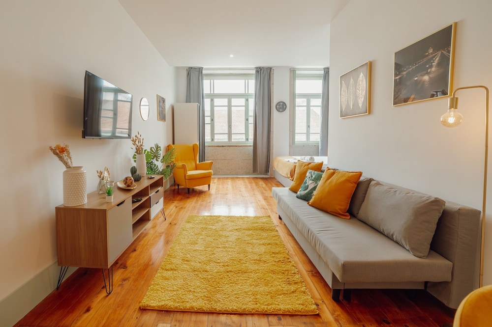 Downtown Suite E by Vacationy