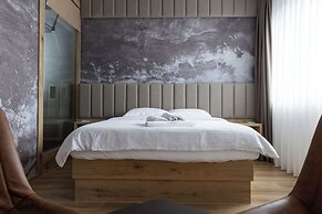 Roadside Hotel