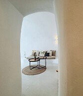 As Holiday caves