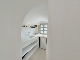 As Holiday caves