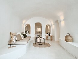 As Holiday caves