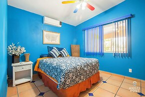 Cozy Stay 2 blocks from the beach
