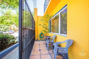 Cozy Stay 2 blocks from the beach
