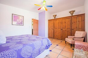 Cozy Stay 2 blocks from the beach