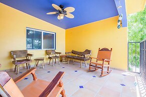 Cozy Stay 2 blocks from the beach