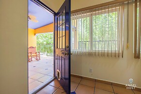 Cozy Stay 2 blocks from the beach