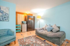Cozy Stay 2 blocks from the beach